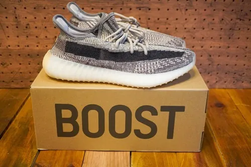 川崎でADIDAS アディダスの質入れ・買取りが高い店　鶴吉質店です。 ADIDAS ORIGINALS YEEZY BOOST 350 V2 ZYON アディダス オリジナルス イージー ブースト 350 V2 ザイオン FZ1267 質預かり